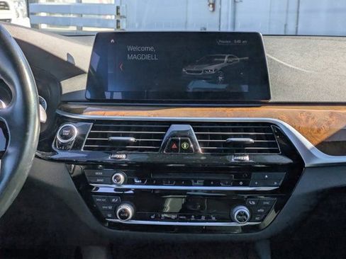 Used 2019 BMW 530e w/ Convenience Package image 15