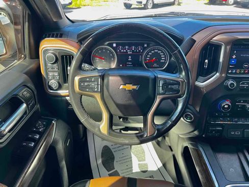 Used 2019 Chevrolet Silverado 1500 High Country image 23