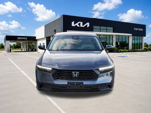 Used 2023 Honda Accord EX image 2