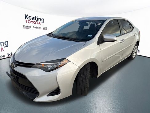 Used 2017 Toyota Corolla LE image 3