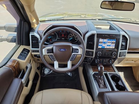 Used 2019 Ford F150 Lariat image 14