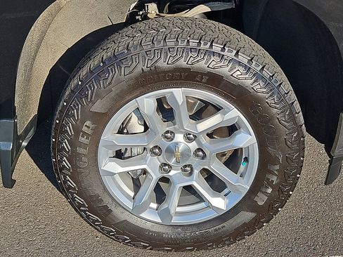 Certified 2022 Chevrolet Silverado 1500 LT w/ Z71 Off-Road Package image 8