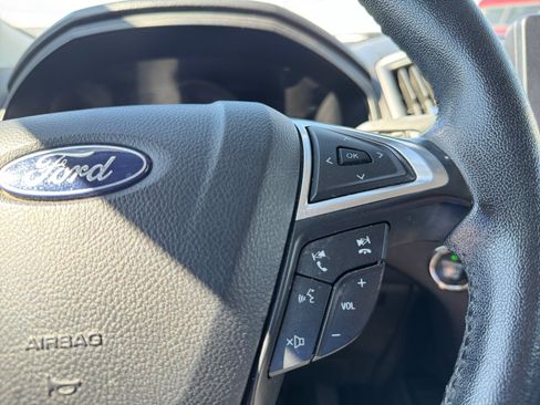 Used 2022 Ford Edge SEL AWD/4WD image 16