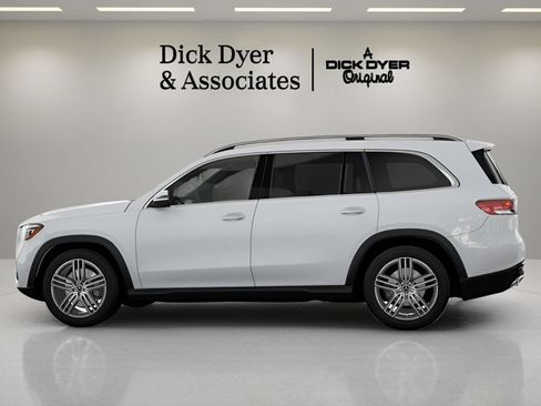 Used 2025 Mercedes-Benz GLS 450 4MATIC image 23
