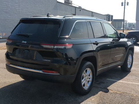 Used 2023 Jeep Grand Cherokee Laredo w/ Luxury Tech Group I image 14