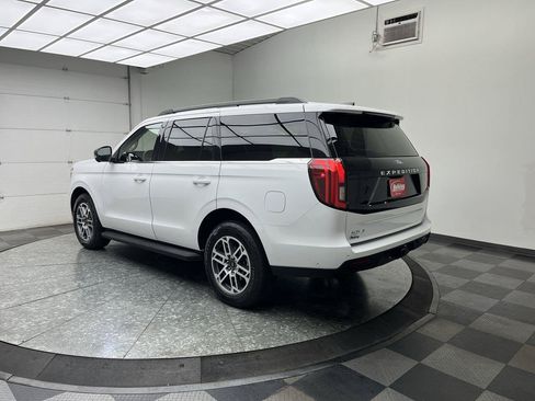Used 2025 Ford Expedition Active AWD/4WD image 2