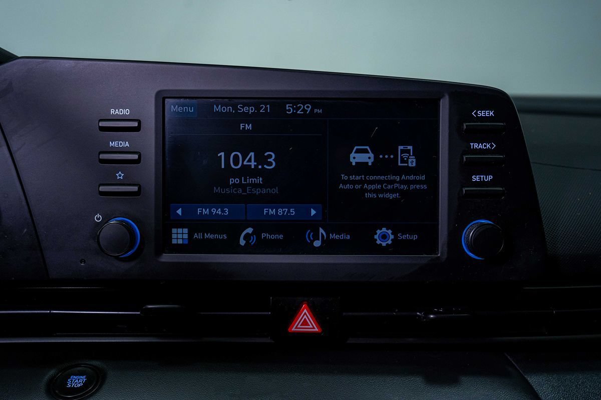 Used 2025 Hyundai Elantra Sport FWD image 4