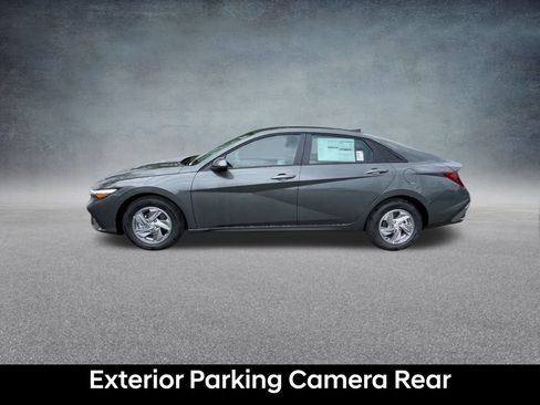 Certified 2025 Hyundai Elantra SE FWD image 12