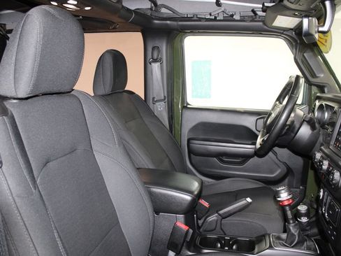Used 2021 Jeep Wrangler Sport AWD/4WD image 18