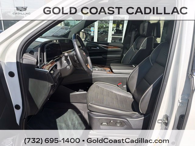 Used 2021 Cadillac Escalade Premium Luxury w/ Driver Assist Tech Package AWD/4WD image 21