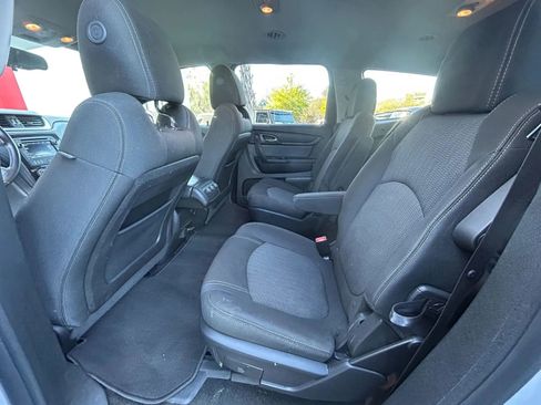Used 2017 Chevrolet Traverse LT w/ Style and Technology Package image 17