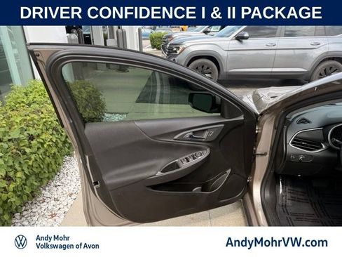 Used 2022 Chevrolet Malibu LT FWD image 13