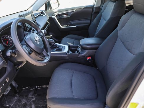 Certified 2020 Toyota RAV4 XLE w/ Carpet Mat Package FWD image 17