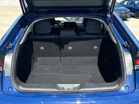 Used 2025 Toyota Prius LE image 5