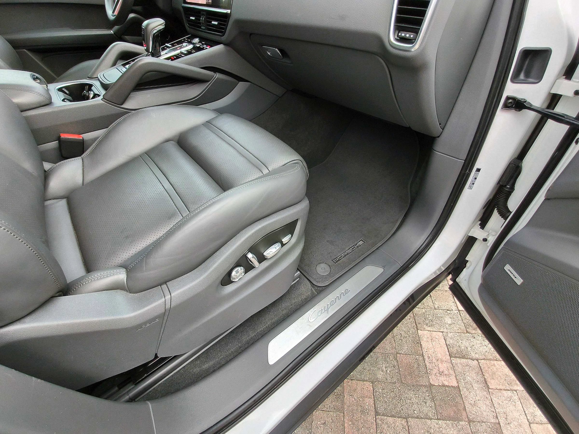 Used 2021 Porsche Cayenne Coupe AWD/4WD image 44