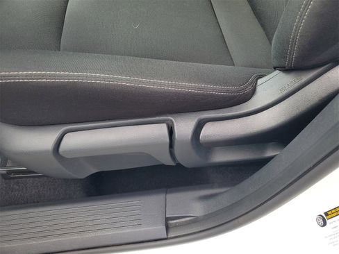 Used 2024 Nissan Rogue S image 7