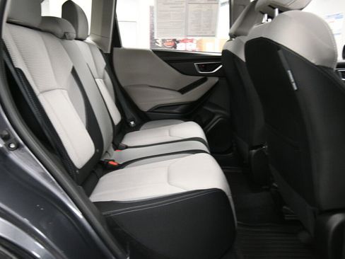 Used 2022 Subaru Forester Base image 22