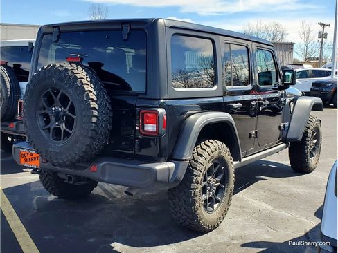 Used 2025 Jeep Wrangler Willys image 11