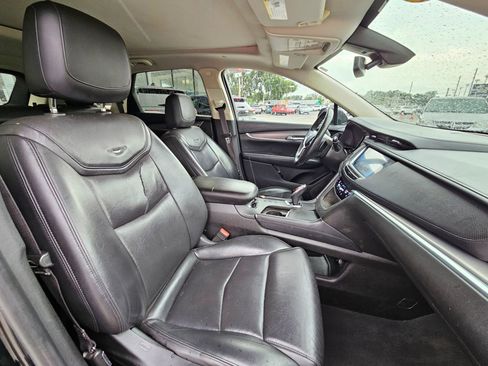 Used 2019 Cadillac XT5 Premium Luxury FWD image 10