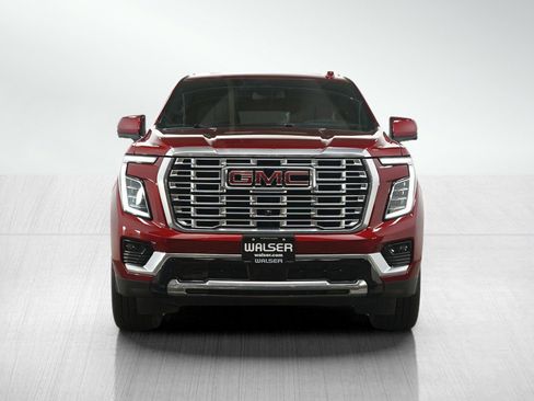 Used 2025 GMC Yukon XL Denali w/ Sun & Power Step Package AWD/4WD image 8
