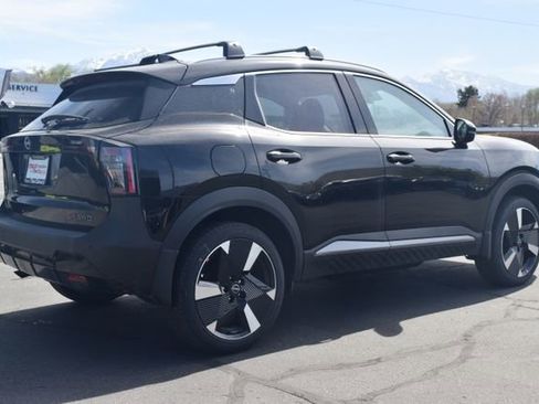 New 2026 Nissan Kicks SR w/ Cold Weather Package AWD/4WD image 7
