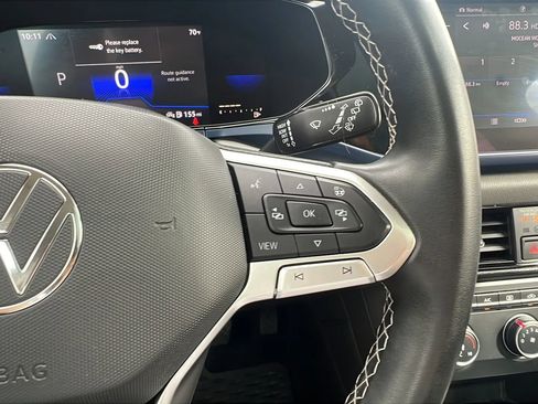 Used 2022 Volkswagen Taos SE image 16