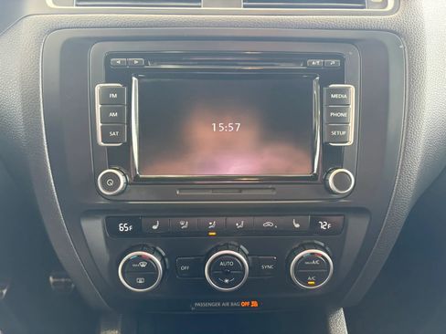 Used 2014 Volkswagen Jetta GLI FWD image 16