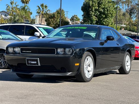 Used 2013 Dodge Challenger SXT image 7
