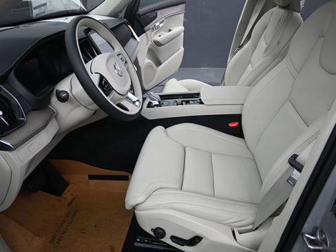 New 2026 Volvo XC90 B6 Ultra w/ Protection Package AWD/4WD image 13