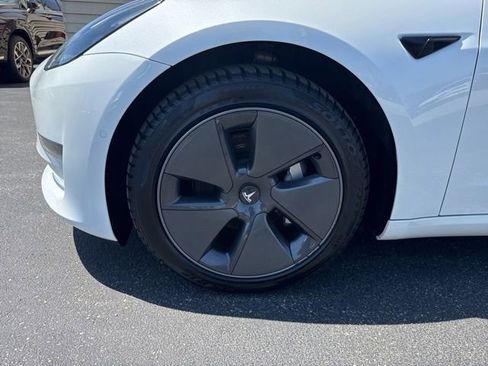 Used 2022 Tesla Model 3 Long Range AWD/4WD image 9