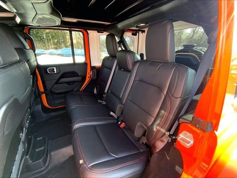 Certified 2025 Jeep Wrangler Unlimited Rubicon image 19