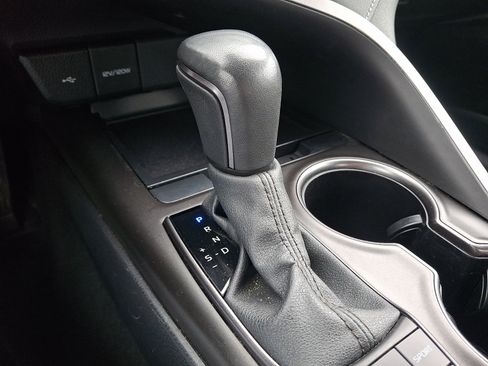 Used 2024 Toyota Camry SE FWD image 14