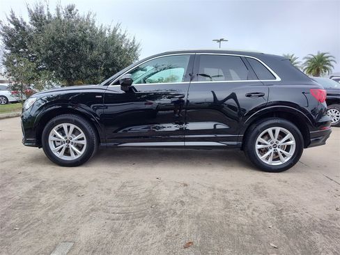 Certified 2025 Audi Q3 2.0T Premium w/ Convenience Package image 4