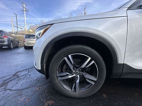Used 2023 Volvo XC40 B5 Core w/ Convenience Package image 21