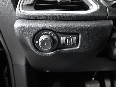 New 2026 Chrysler Pacifica Select image 25