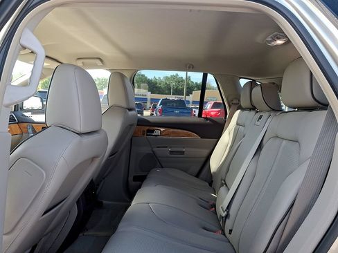 Used 2011 Lincoln MKX 2WD w/ 101A Rapid Spec Order Code image 9