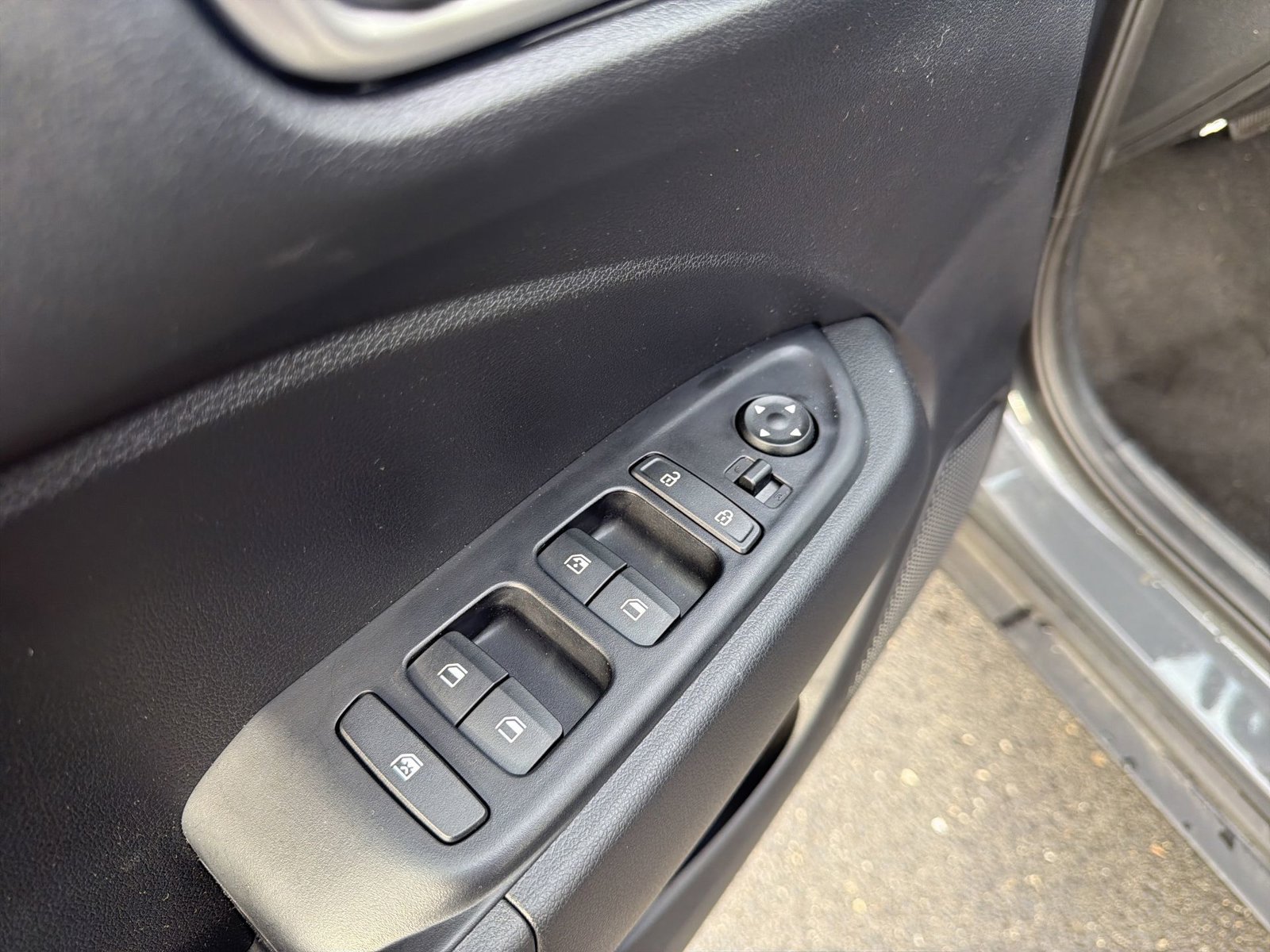 Certified 2026 Hyundai Venue SEL FWD image 16