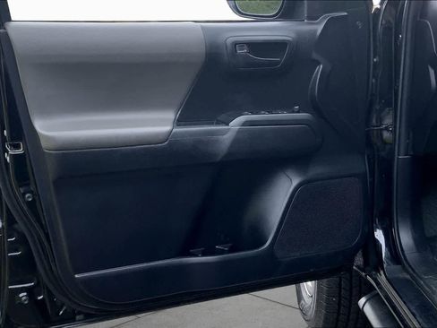 Used 2021 Toyota Tacoma SR AWD/4WD image 21
