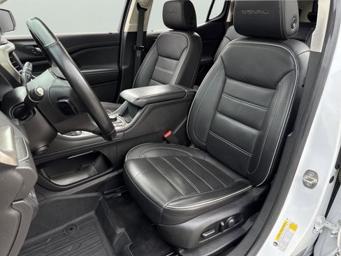 Used 2021 GMC Acadia Denali w/ Denali Technology Package image 19