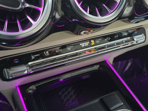 Certified 2025 Mercedes-Benz GLB 250 image 24