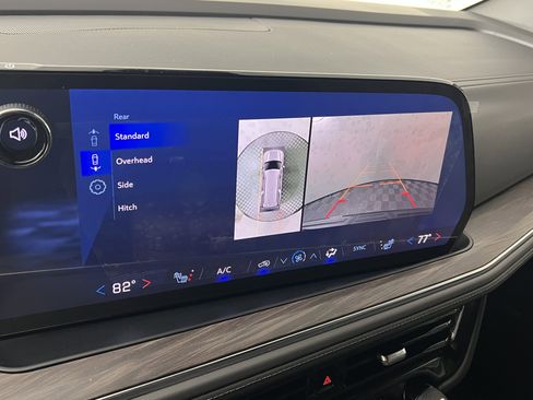 Used 2025 Chevrolet Suburban LT w/ Comfort Package image 31