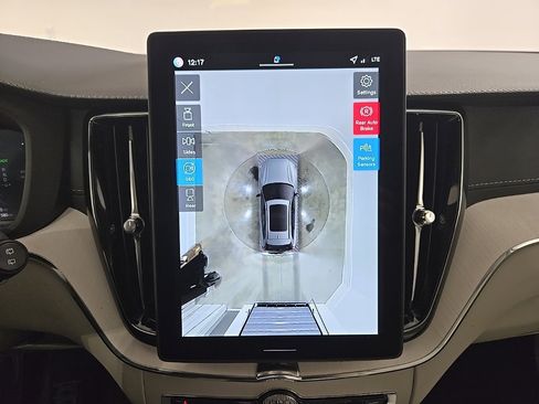 New 2026 Volvo XC60 T8 Ultra w/ Protection Package Premier image 19