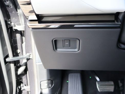 New 2026 Land Rover Range Rover Sport Dynamic SE AWD/4WD image 34