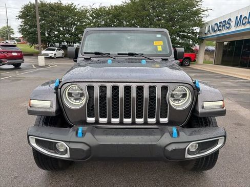 Used 2022 Jeep Wrangler Unlimited Sahara w/ Cold Weather Group AWD/4WD image 9
