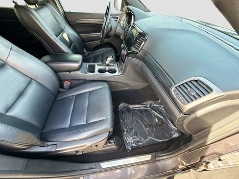 Used 2020 Jeep Grand Cherokee Limited image 14