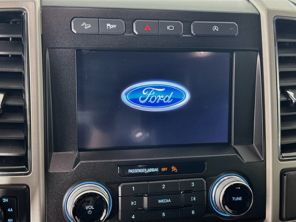 Used 2019 Ford F150 Lariat w/ Equipment Group 502A Luxury AWD/4WD image 13