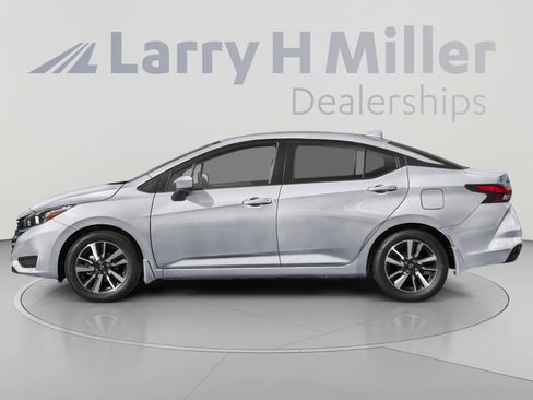 Used 2024 Nissan Versa SV w/ Trunk Package FWD image 3