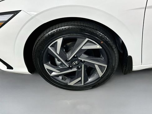 New 2026 Hyundai Elantra Limited FWD image 22