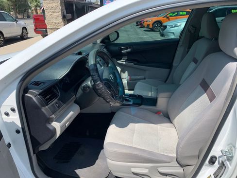 Used 2012 Toyota Camry LE FWD image 10