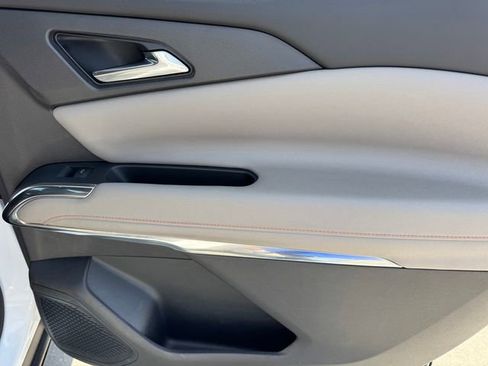Certified 2025 Chevrolet Traverse LT AWD/4WD image 9